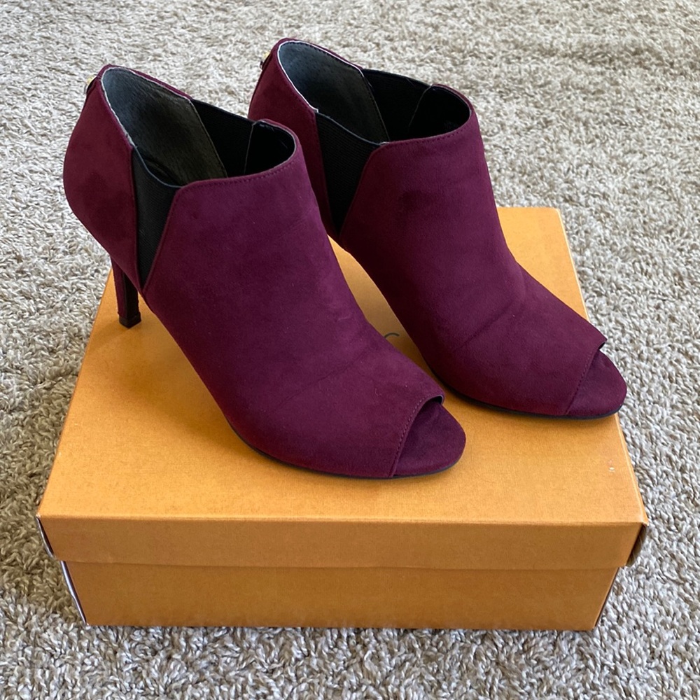 Maroon velvet peep toe heeled booties